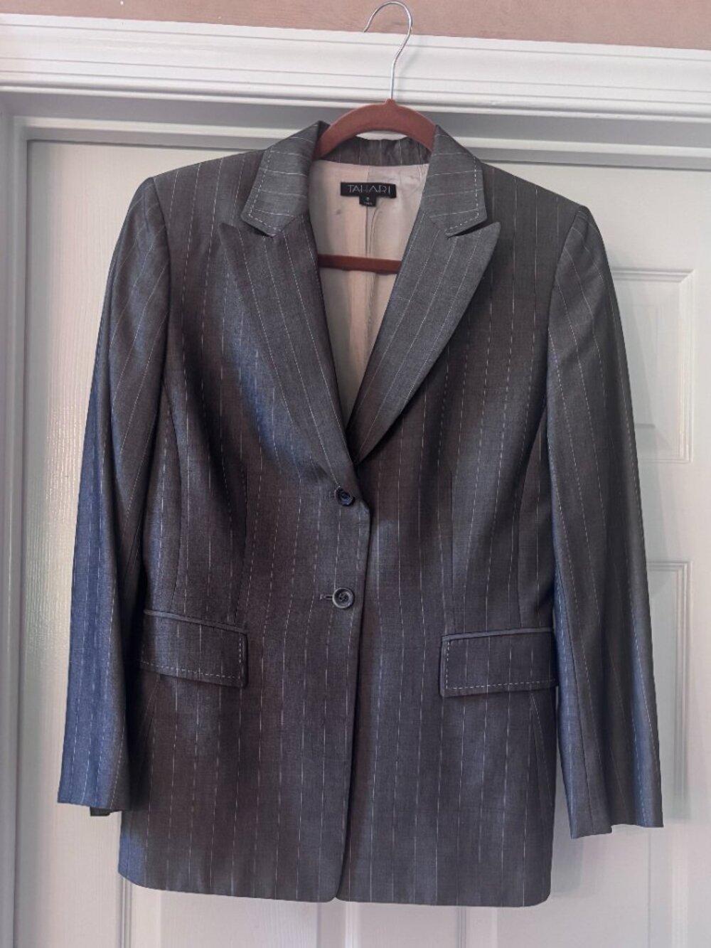 Vintage Tahari Navy Grey Pinstriped Women's Pant/Jacket Suit, Size 8